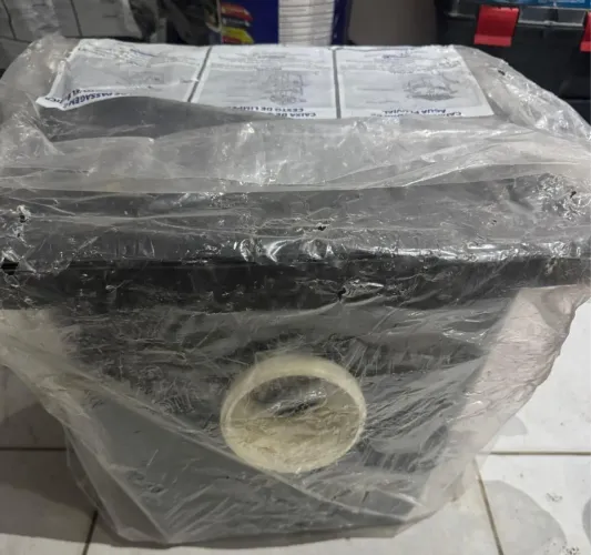 VENDO CAIXA DE GORDURA 8 UN R$160 cada uma
