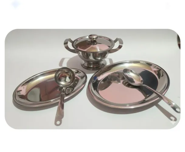 Conjunto em inox para servir mais elegância a sua mesa 