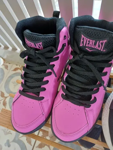 Tenis/ novo