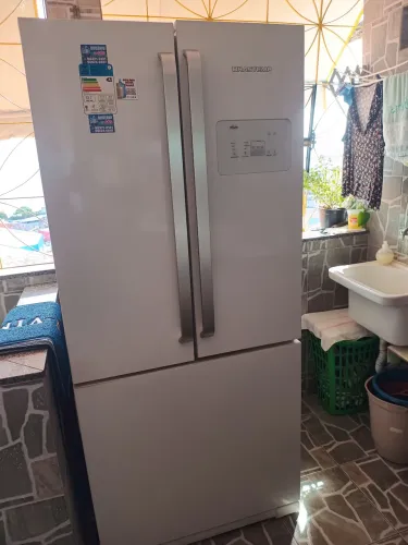 Geladeira Brastemp três portas Inverter