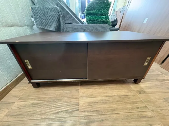 Sapateira de Madeira - 122CM COMPRIMENTO X 58CM LARGURA X 51,5CM ALTURA