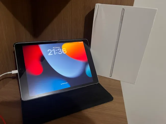 iPad 9 geração 64gb com película e capa + caixa original