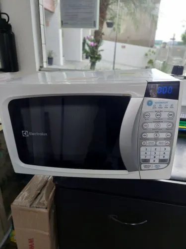 Vendo microondas Electrolux funcionando perfeitamente 