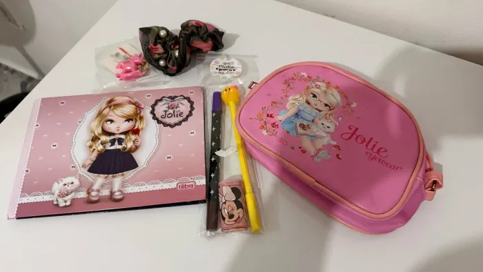 Vendo kits escolares para meninas