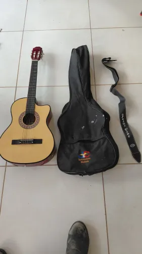 Violão waldman