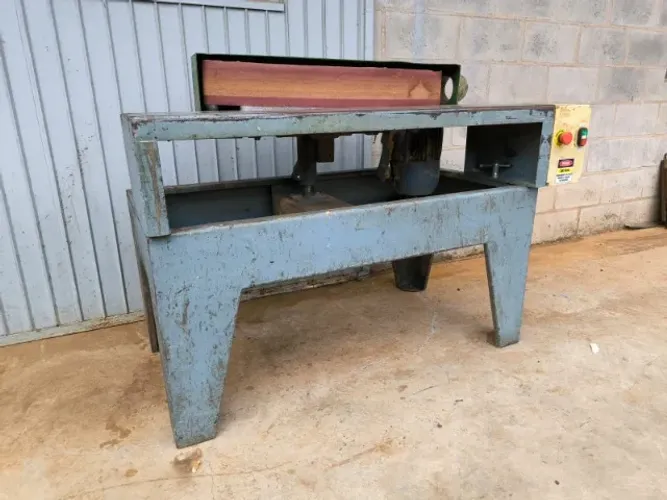 Lixadeira para madeira marca CVL Máquinas