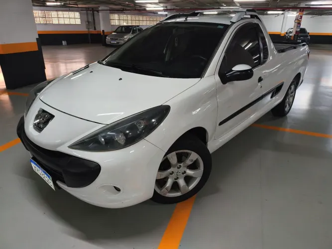 Peugeot Hoggar XR 1.4 Flex 8V 2P 2011