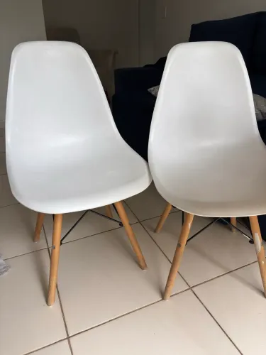 Kit 2 Cadeira Eames Eiffel Pés de Madeira