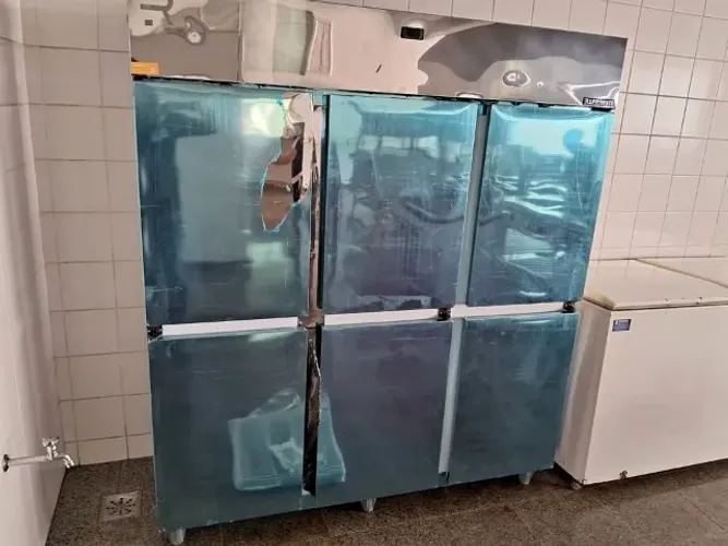 MINI CAMARA FRIA 6 PORTAS REFRIMATE NOVA