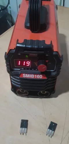 Maquina de Solda Intech SMIB160 Inversora Bivolt (Ligando / Para Conserto ou Peças)