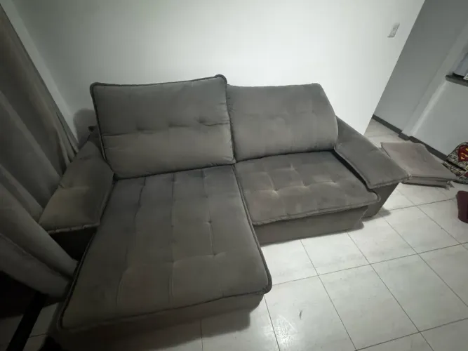 Sofa espuma d45 Lar Shopping 3 anos de uso