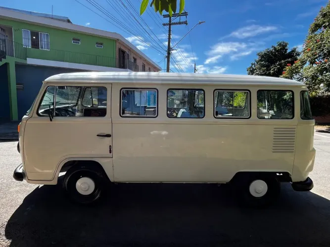 Volkswagen Kombi Standard/ Luxo/ Serie Prata 1994