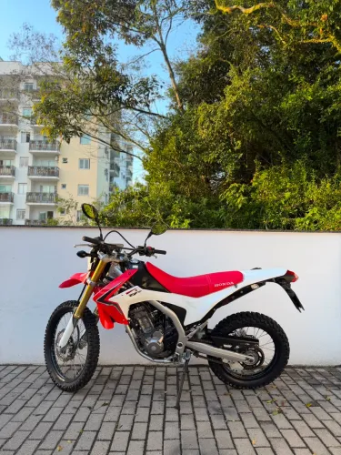 CRF L 250 EMPLACADA