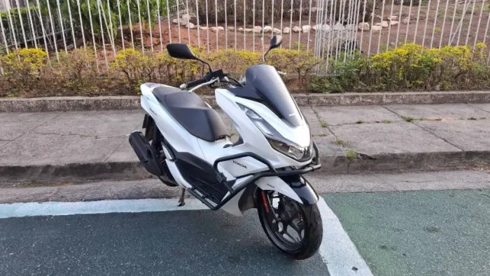 HONDA PCX 160 2023- BRANCA COM ABS (18.000)