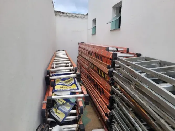 Lote de escadas de fibra