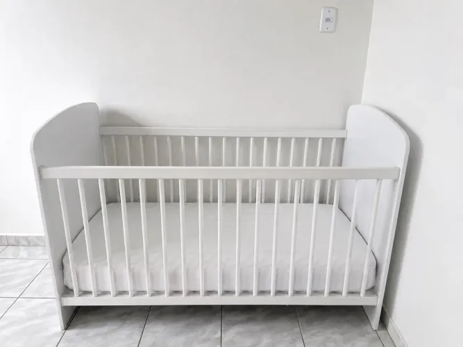 Berço + Colchão Ortobom + Armário Infantil Branco