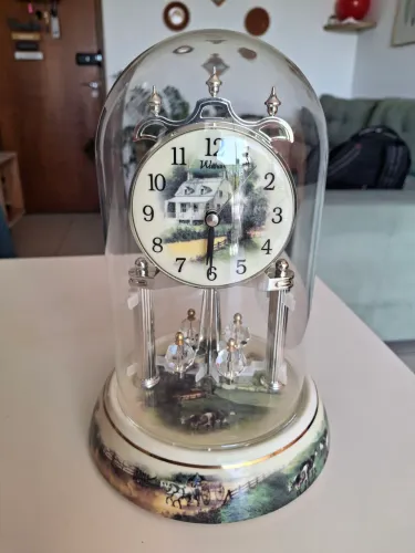 Relógio de Mesa Vintage WALTHAM original com Cúpula. 26cm. Funcionamento perfeito.