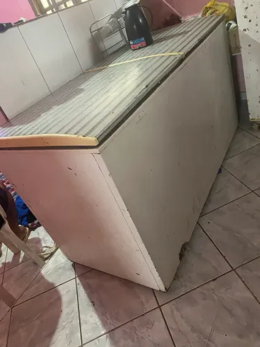 Freezer horizontal conservado e funcionando perfeitamente! ?
