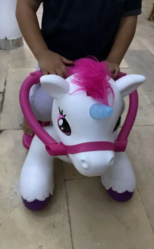 Brinquedo cavalo unicórnio rosa