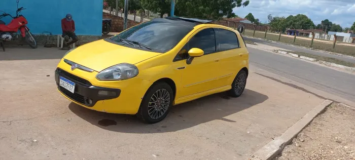 Fiat Punto Sporting 1.8 Flex 8v/16v 5P 2014