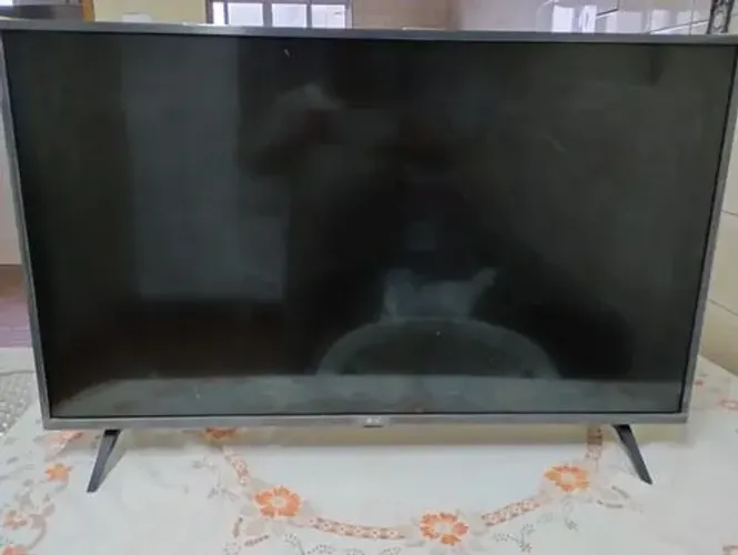 tv lg 43lm6300psb tela trincada (com defeito)