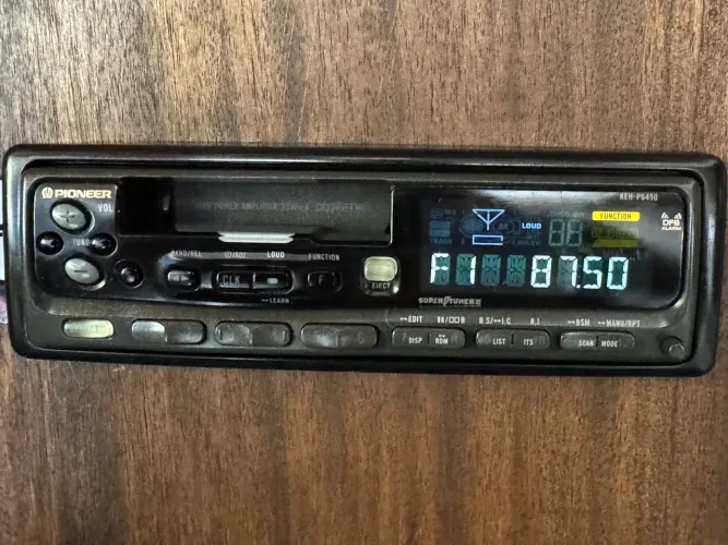 Toca fita rádio semi novo pioneer keh-p6450 na promoção 