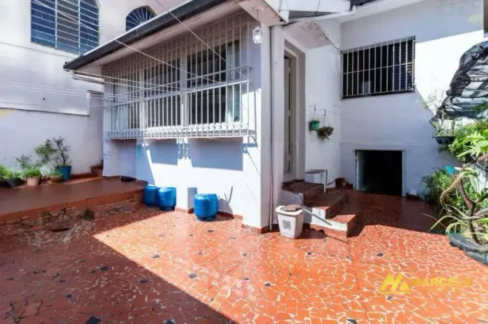 Casa térrea no miolo da Vila Romana!