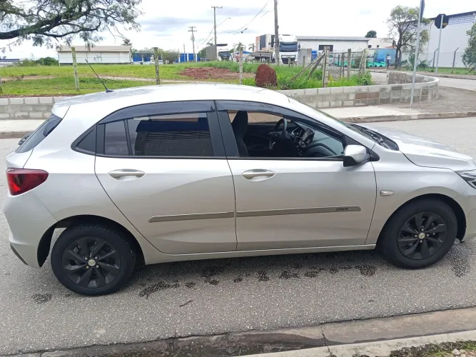 Chevrolet Onix Hatch LT 1.0 12V Flex Mec. 4P 2021