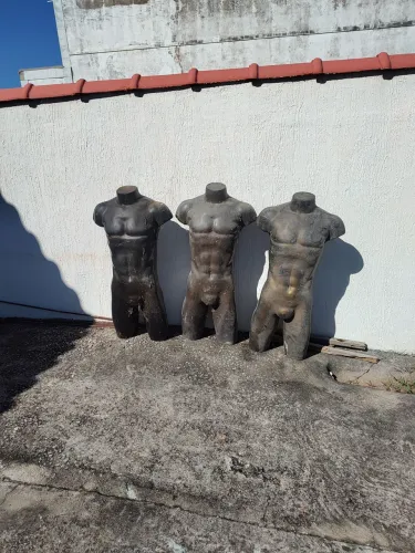 Manequim meio corpo marculino