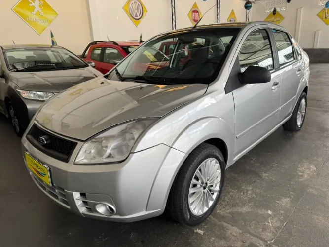 Ford Fiesta Sedan 1.0 8V Flex 4P 2010