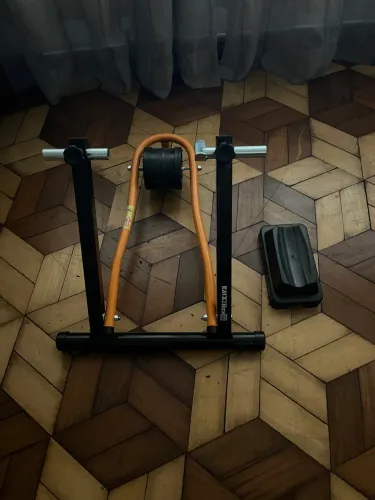 Rolo de treino, suporte de bicicleta para pedalar parado.