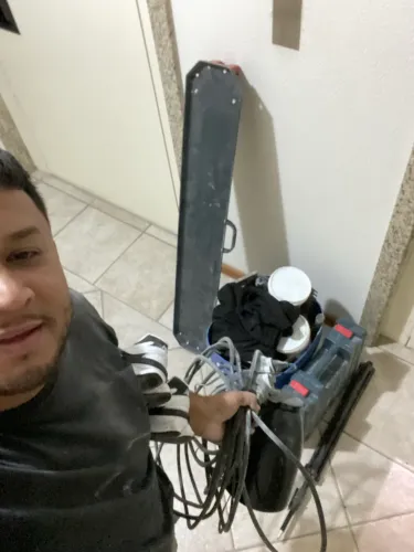 Azulejista disponível 