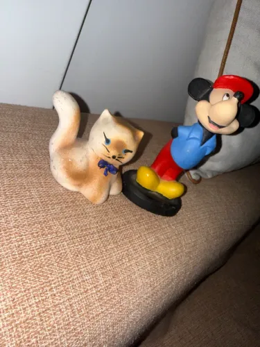 Miniatura do mickey e gato antigo 