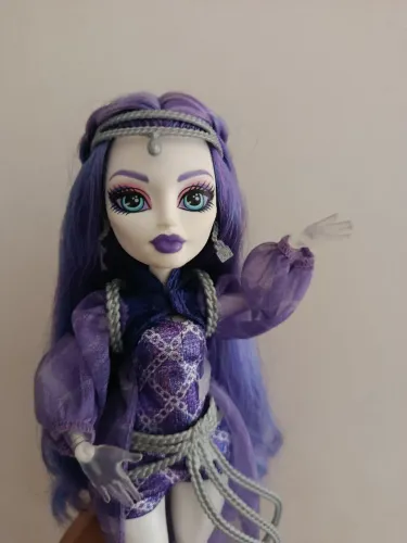Monster High G3 Spectra Vondergeist 