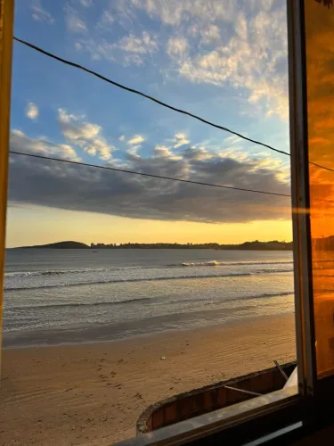 ALUGUEL ANUAL - CASA SEMI MOBILIADA BEIRA-MAR | PRAIA DE SANTA MÔNICA - GUARAPARI