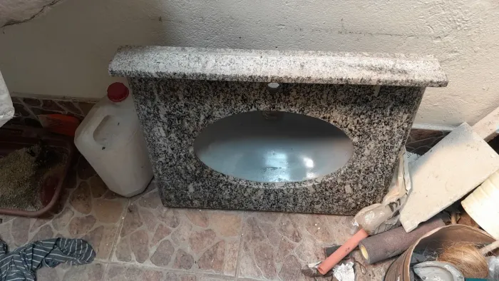 Lavatório para banheiro de granito Siza de 65 largura 55 comprimento
