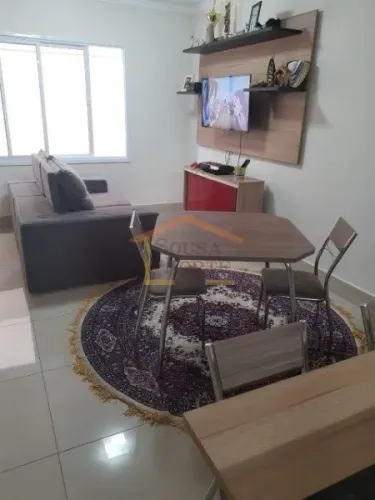 Casa em condomínio fechado, 3 dormitórios, sendo 1 suíte, 2 vagas. 112m².