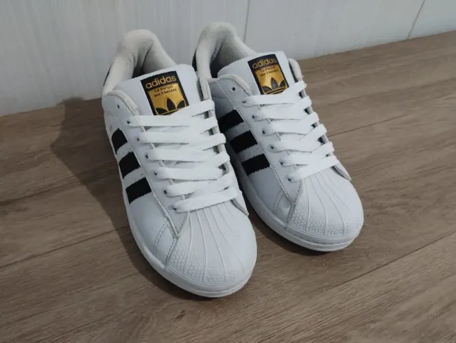 Tênis Adidas Superstar branco e preto - Tam 38 (Rep. linha premium)