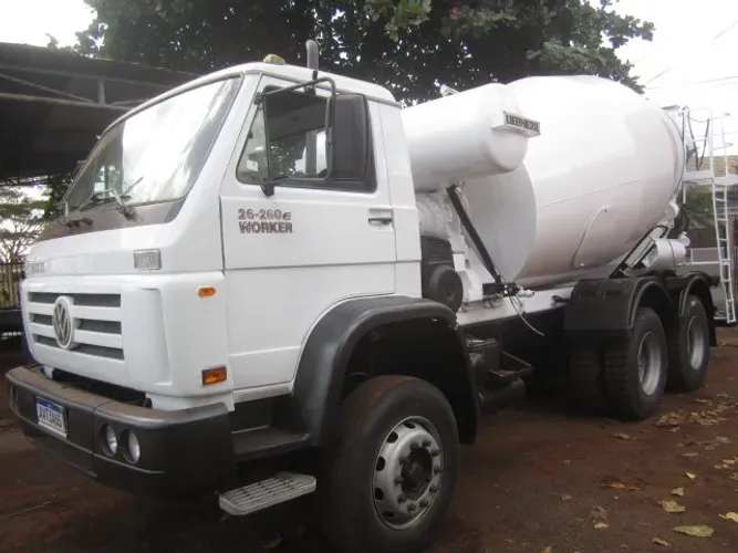 Volkswagen 26-260e Betoneira LIEBHERR 8M³