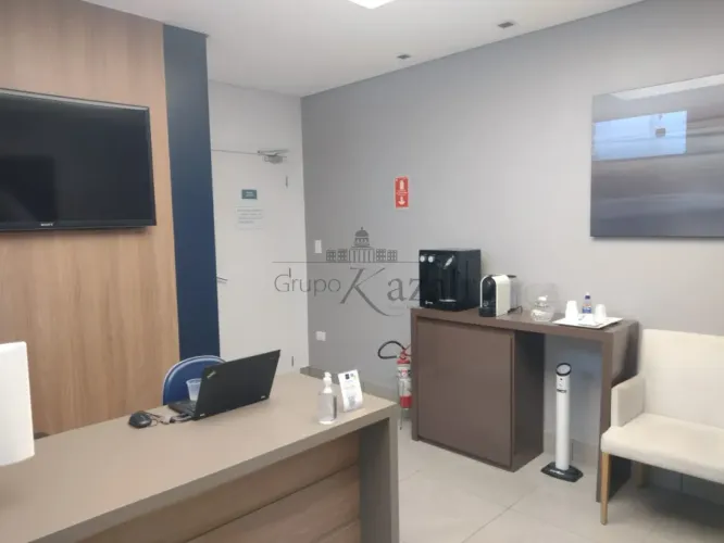Oportunidade - Ponto Comercial - Vila Adyana - 260m².
