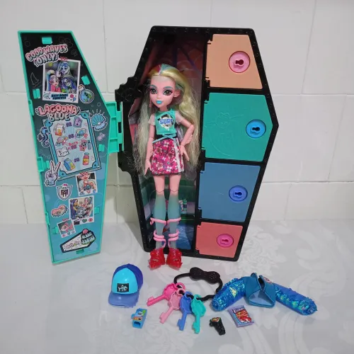 Boneca Monster High Lagoona Blue Skulltimate Secrets