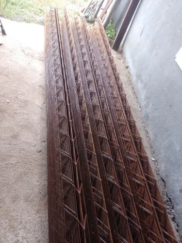 Treliça H8 4 metros. 20 reais cada ..