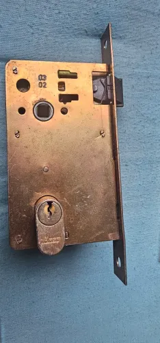 Fechadura para porta de madeira completa com chave e maçaneta