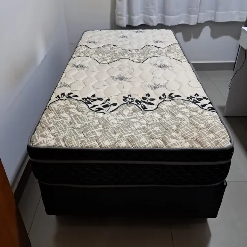 Cama Box Solteiro + Colchão Solteiro em Excelente Estado