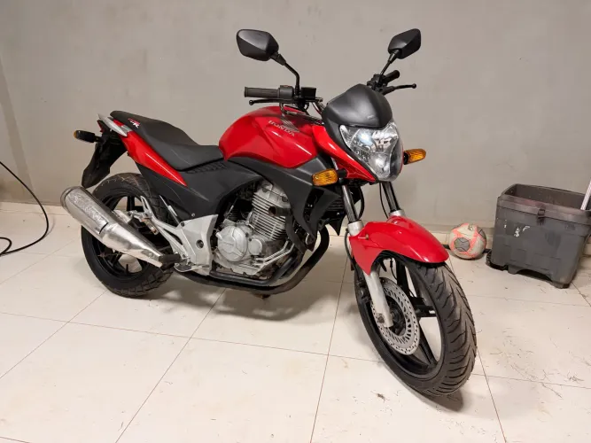 Vendo ou troco CB300 2011