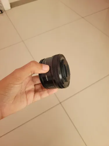 Lente Sony E PZ 16-50mm f/3.5-5.6 OSS