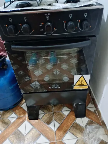 Vende-se um fogão 4 bocas