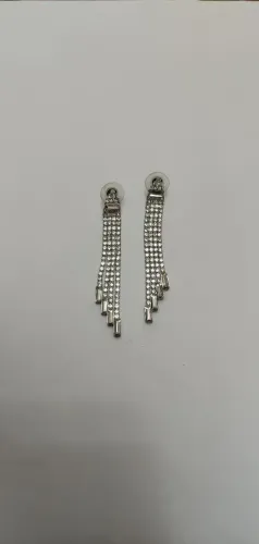 Brinco Feminino Longo de Strass Prateado Festa Elegante