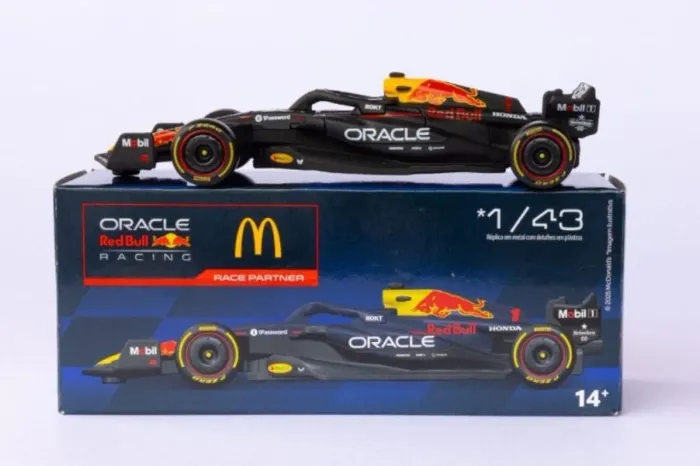 Carro fórmula 1 McDonald?s