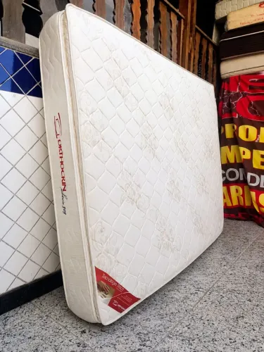 Colchão Queen orthocrin,molas ensacadas,bem confortável,sem uso, aceito cartão e entrego 